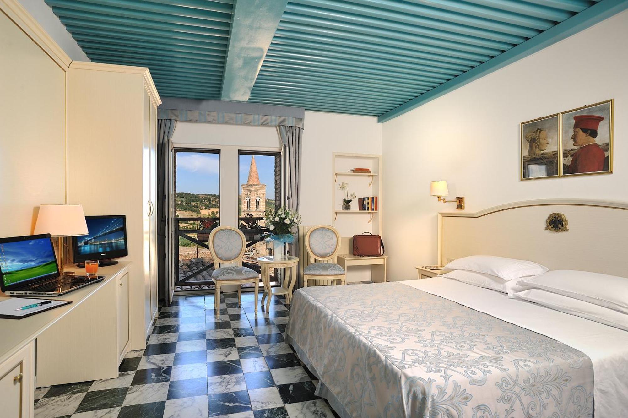 Albergo Hotel Raffaello Urbino Exterior photo